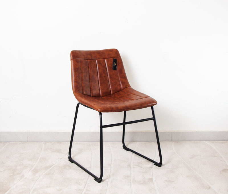 Cadeira com textura em Couro